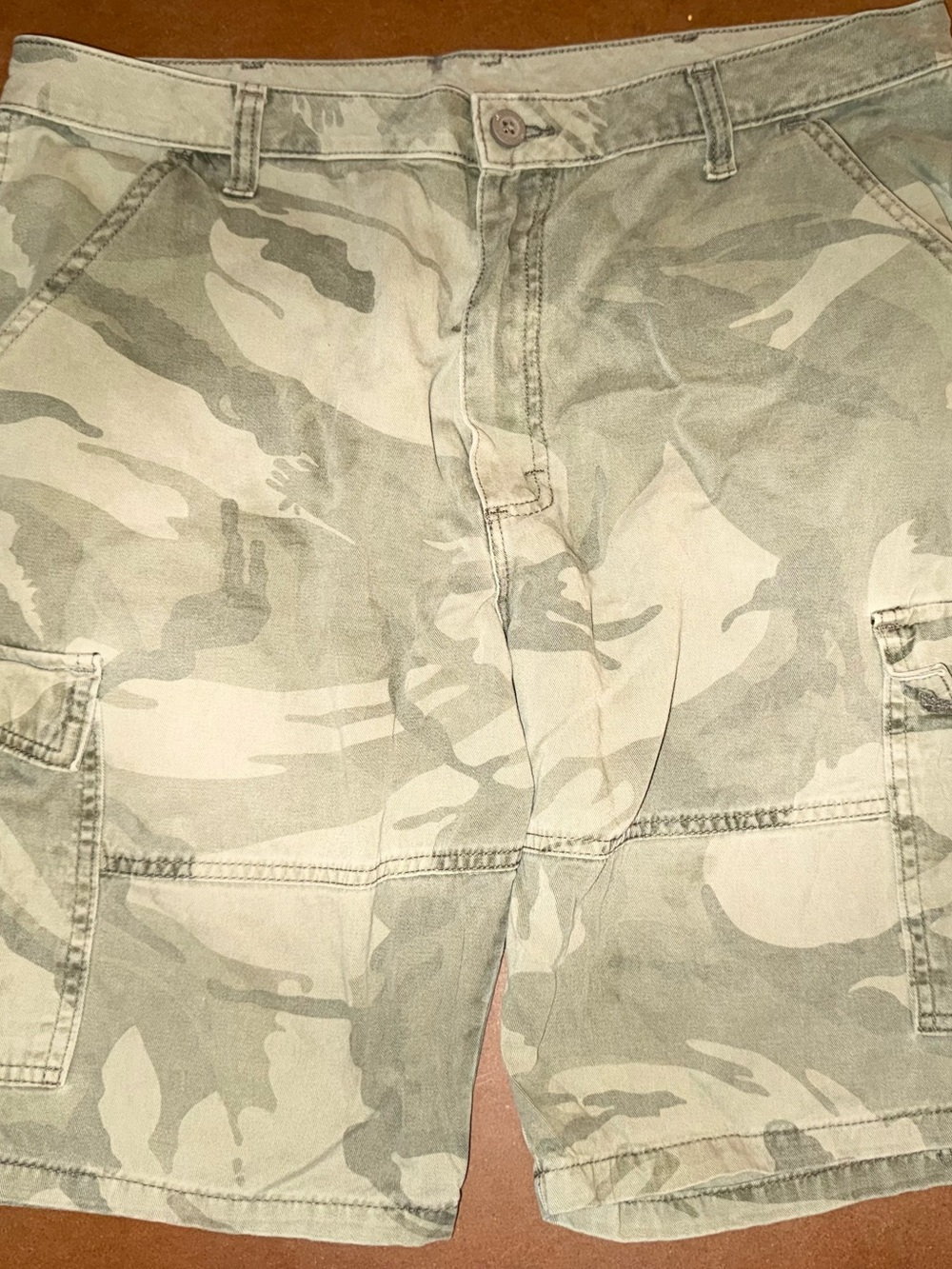 Men’s Wrangler Green Camo Cargo Shorts